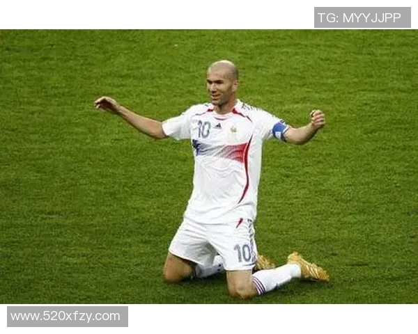 足球球星女粉丝的魅力与热情：她们为偶像倾心的故事与背后支持